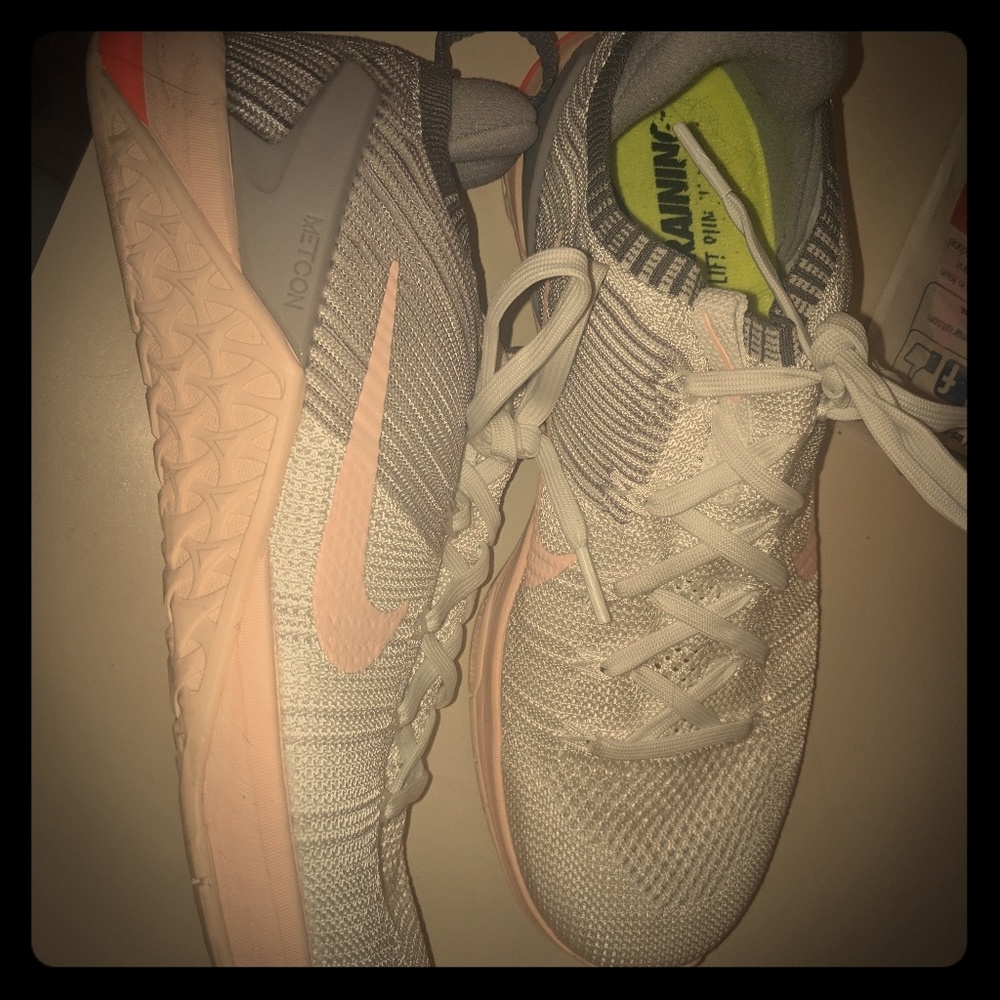 NIKE Metcon cross training shoes! Women
